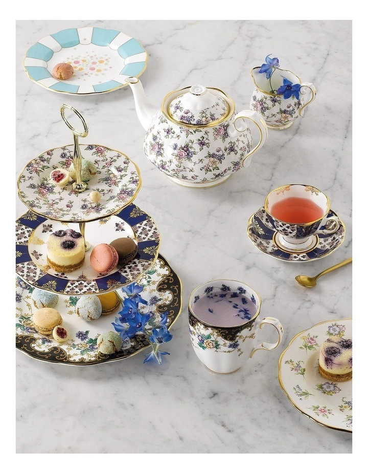 Royal Albert 100 Years 1900 1940 Mug & 20cm Plate Set 2 Royal Albert 100 Years 1900 1940 Mug & 20cm Plate Set - Image 2