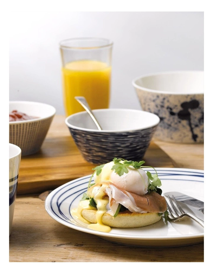 Royal Doulton Pacific Lines 28.5cm Plate White/Blue 2 Royal Doulton Pacific Lines 28.5cm Plate White/Blue - Image 2