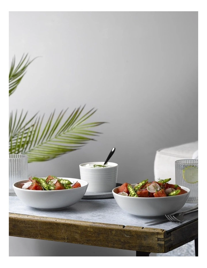 Royal Doulton Gordon Ramsay Maze 25cm Serving Bowl Light Grey 2 Royal Doulton Gordon Ramsay Maze 25cm Serving Bowl Light Grey - Image 2