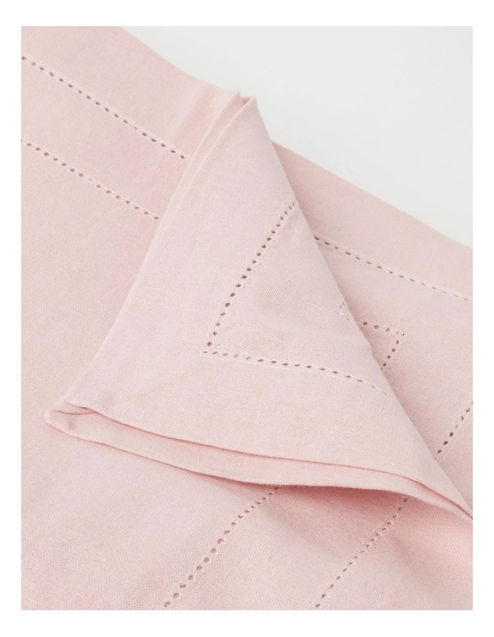 Heritage Elizabeth Tablecloth - Pink 2 Heritage Elizabeth Tablecloth - Pink - Image 2