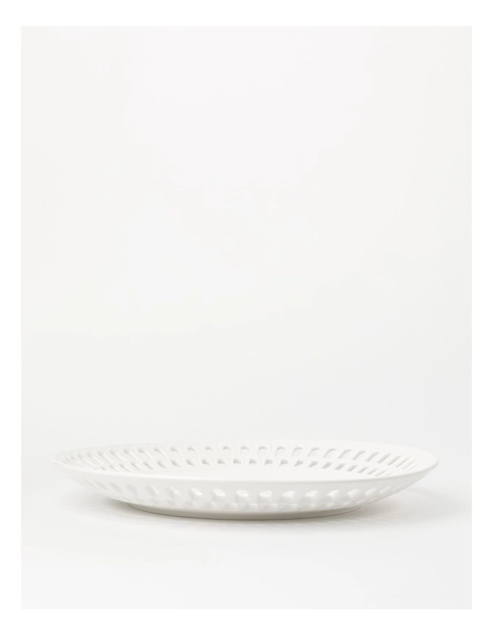Heritage Lace Carved 30.3cm Round Platter in White 2 Heritage Lace Carved 30.3cm Round Platter in White - Image 2