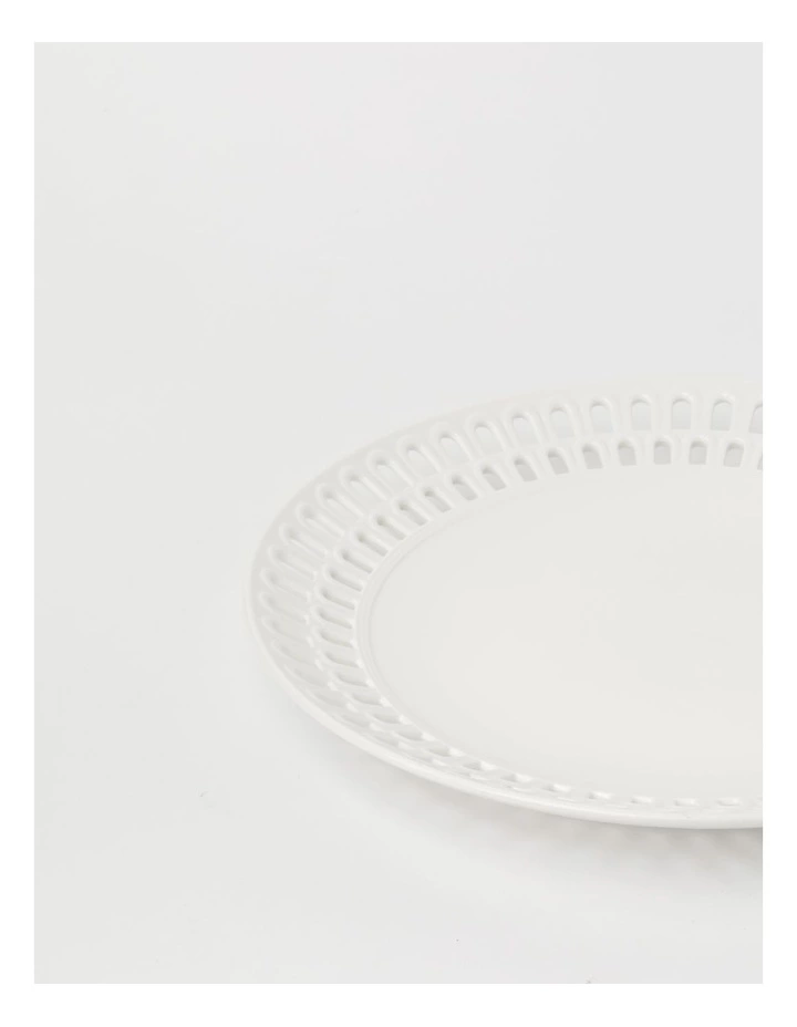 Heritage Lace Carved 30.3cm Round Platter in White 3 Heritage Lace Carved 30.3cm Round Platter in White - Image 3
