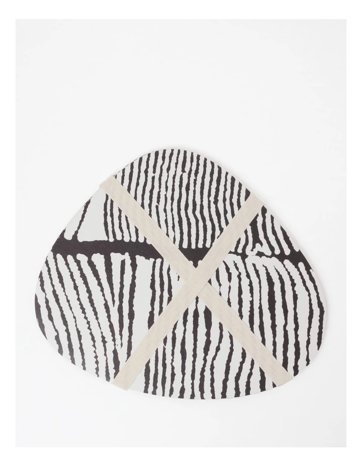 Warlukurlangu Artists x Vue Placemat Set of 4 Kurrkara Jukurrpa (Dessert Oak Dreaming) by Judy Napangardi Watson 4 Warlukurlangu Artists x Vue Placemat Set of 4 Kurrkara Jukurrpa (Dessert Oak Dreaming) by Judy Napangardi Watson - Image 4